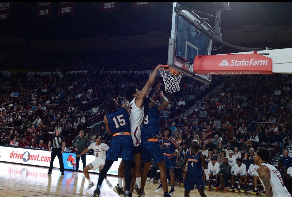 Juice Mims putback dunk