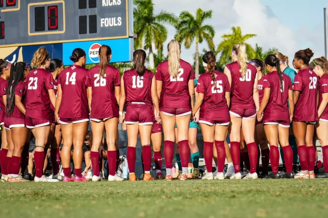 NMSU Women's Soccer huddles up during CUSA semifinal game